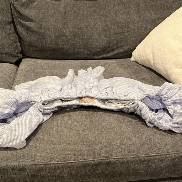 Never worn off the shoulder flowy top size small - Picture 4 of 5